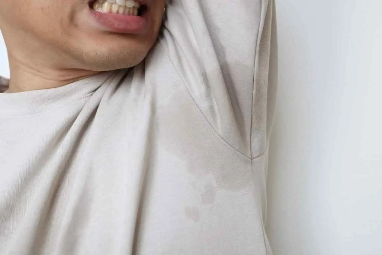 Se usi il sapone sbagliato sotto le ascelle rischi cattivi odori e irritazioni: ecco quale scegliere